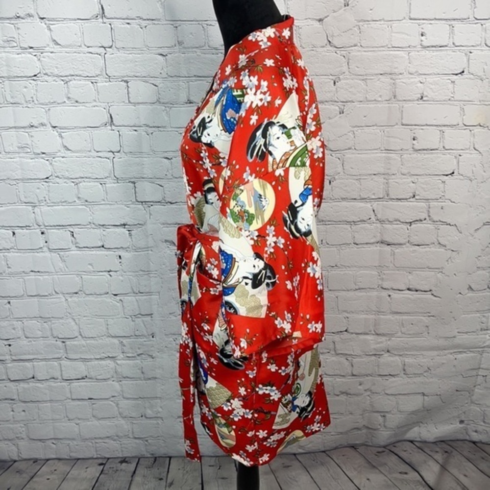 Kimono robe Rayon, red with flowers and wo… - Picture 3 of 8